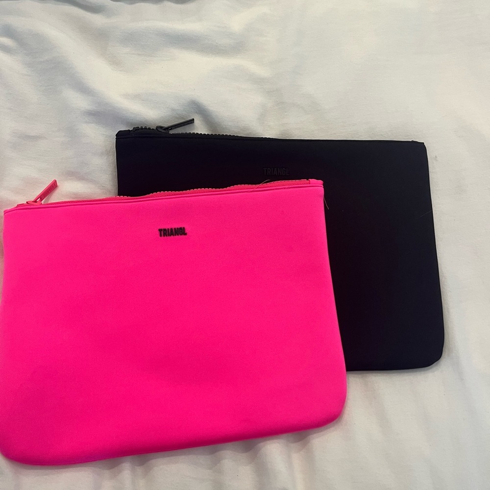 2 triangl pouches